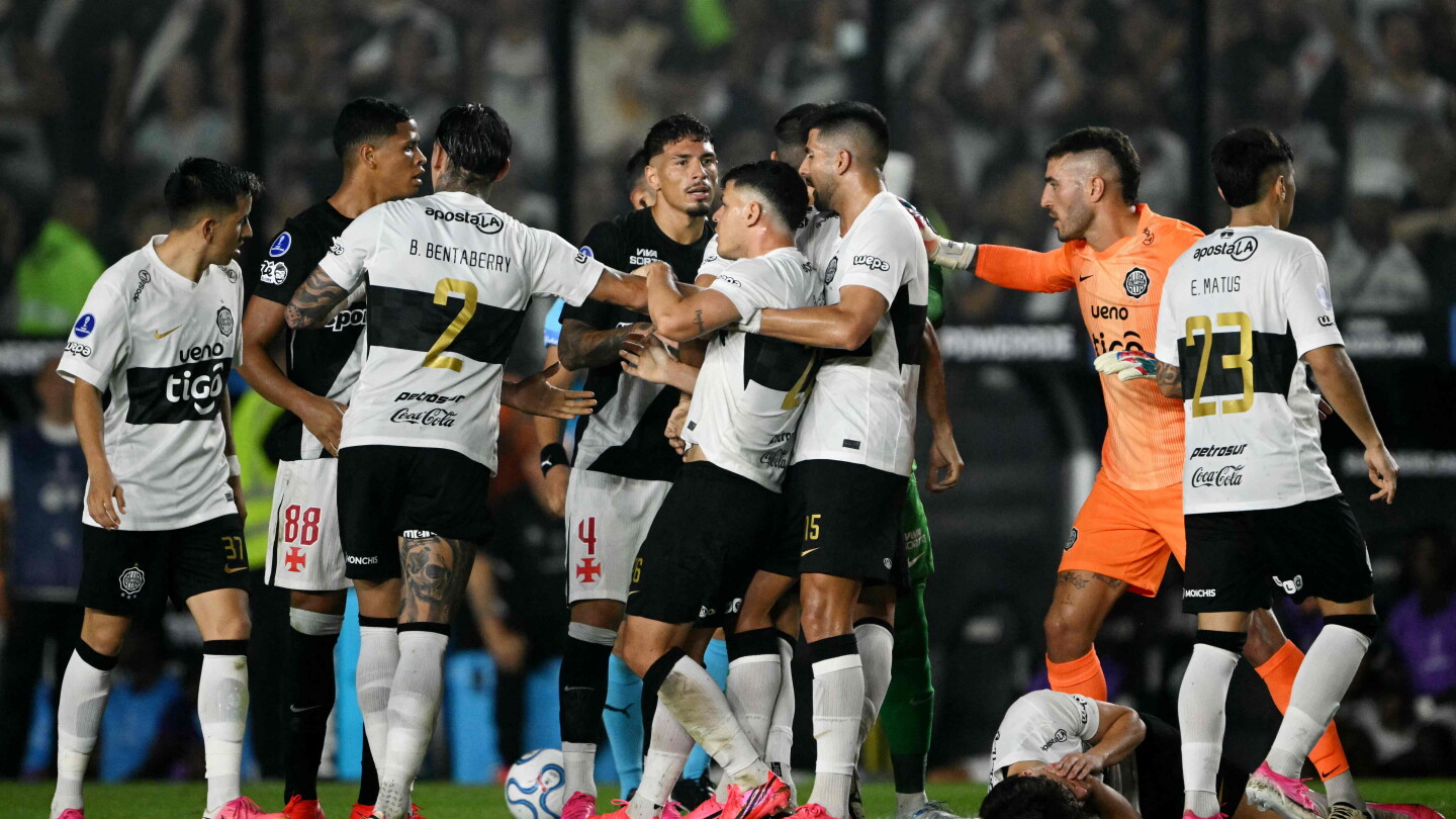 Olimpia empató 0-0 en Río y va a definir la serie ante Vasco en Asunción