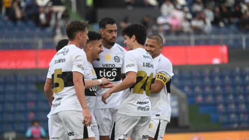 Clásico blanco y negro con bajas, pero manteniendo la base