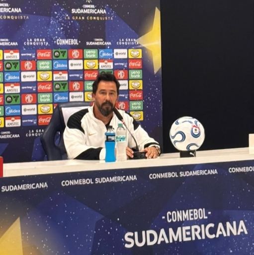 Misión cumplida: Vitamina confirmó la salida de Silva, adelantó los refuerzos y cerró un semestre histórico