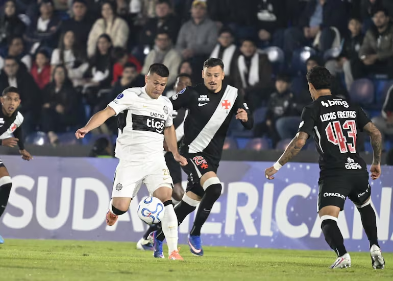 Vitamina renovó hasta 2027, Olimpia va por refuerzos y sueña con hacer historia en la Sudamericana